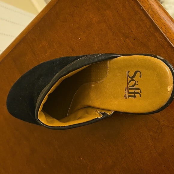 Sofft Women's Black Mule Heels. - Picture 2 of 6